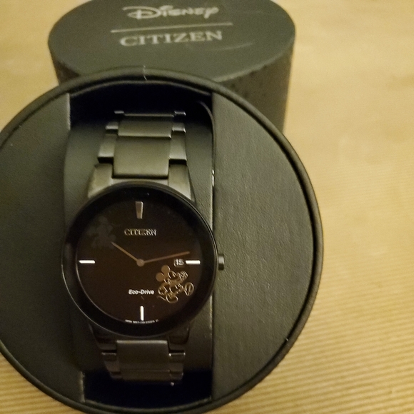 CITIZEN Disney Mickey Mouse Eco Drive Black Mens Watch - Picture 6 of 6